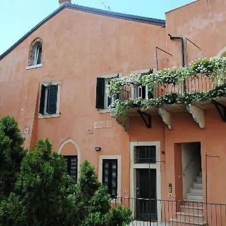 Apartment Abbraccio Di Verona